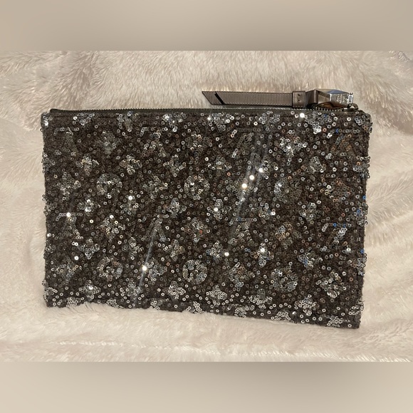 Louis Vuitton Clutch - Picture 2 of 12